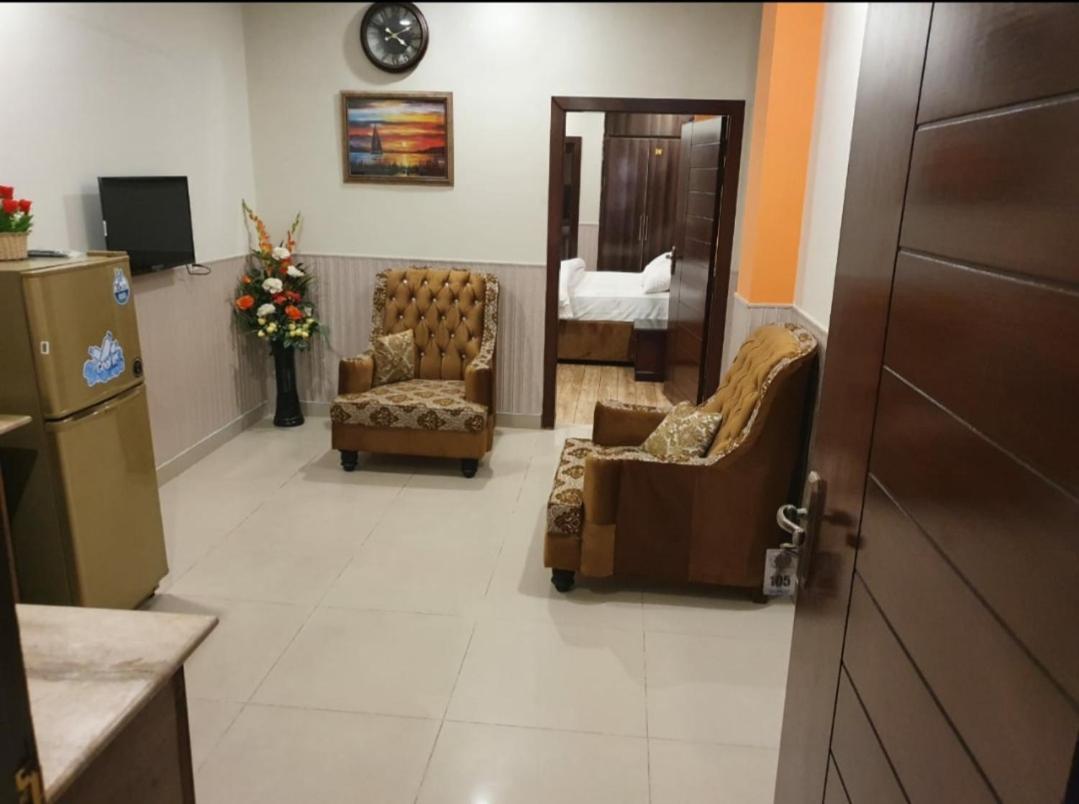 Hak Mall Suites And Apartments Ραβαλπίντι Εξωτερικό φωτογραφία