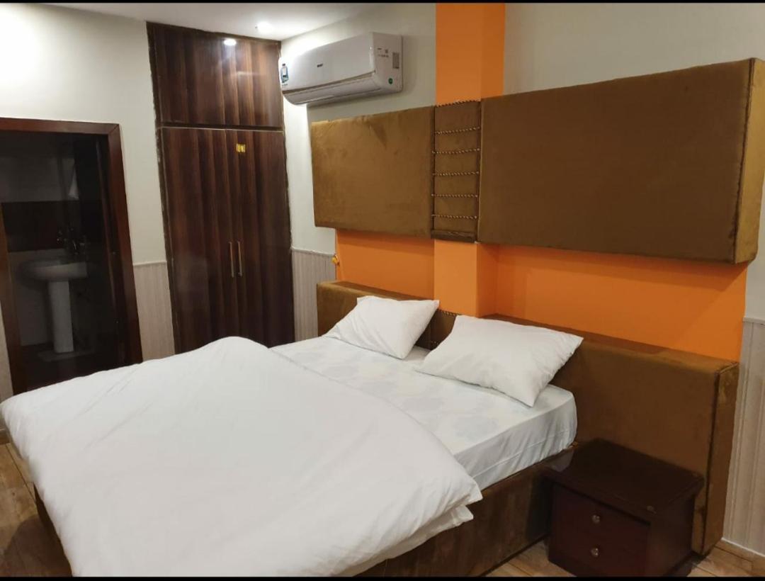 Hak Mall Suites And Apartments Ραβαλπίντι Εξωτερικό φωτογραφία