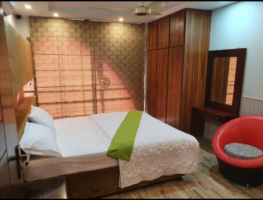 Hak Mall Suites And Apartments Ραβαλπίντι Εξωτερικό φωτογραφία