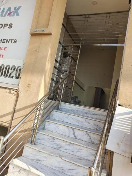 Hak Mall Suites And Apartments Ραβαλπίντι Εξωτερικό φωτογραφία